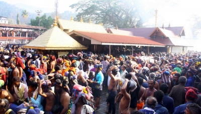 Devotees allowed holy dip at Sabarimala temple amid easing of curbs | Devotees allowed holy dip at Sabarimala temple amid easing of curbs