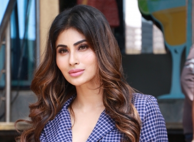 Mouni Roy travels from UAE post 4 months of lockdown | Mouni Roy travels from UAE post 4 months of lockdown