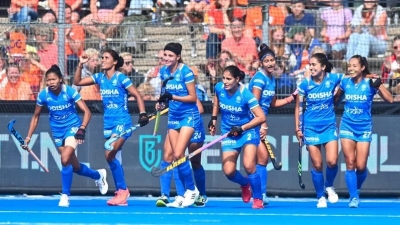 Unbeaten Indian women's hockey team holds hosts South Africa 2-2 | Unbeaten Indian women's hockey team holds hosts South Africa 2-2