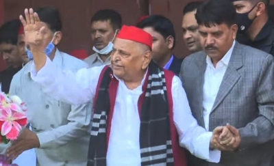 Mulayam's health deteriorates, shifted to ICU at Medanta Hospital | Mulayam's health deteriorates, shifted to ICU at Medanta Hospital