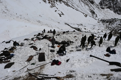 Avalanche hits army patrol in Arunachal, 7 trapped | Avalanche hits army patrol in Arunachal, 7 trapped