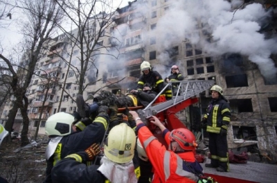 Missile shot down in Kiev, wreckage destroys residential building | Missile shot down in Kiev, wreckage destroys residential building