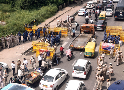 Farmers protest: Security beefed up at Delhi borders | Farmers protest: Security beefed up at Delhi borders