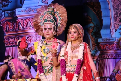 Ayodhya's star-studded Ramlila dazzles the audience | Ayodhya's star-studded Ramlila dazzles the audience