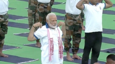 Lockdown: Modi shares fitness routine, yoga videos | Lockdown: Modi shares fitness routine, yoga videos