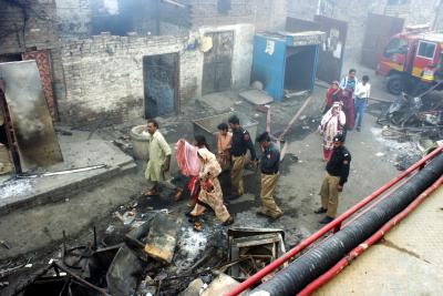 Pakistan: Radical Islamists set ablaze two Ahmadiyya places of worship | Pakistan: Radical Islamists set ablaze two Ahmadiyya places of worship