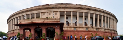 Use of mobile for bytes of MPs in Parliament premises banned | Use of mobile for bytes of MPs in Parliament premises banned