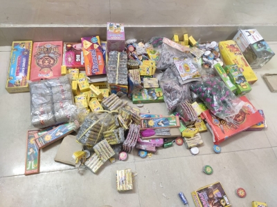 Delhi: Over 2,300 kg firecrackers recovered in separate raids, six held | Delhi: Over 2,300 kg firecrackers recovered in separate raids, six held
