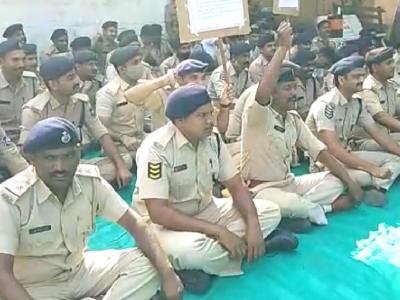 Hundreds of jail police personnel go on mass CL in Gujarat | Hundreds of jail police personnel go on mass CL in Gujarat