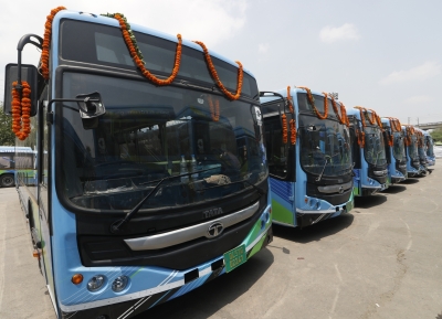 Hours after launch, e-bus breaks down on the way in Delhi | Hours after launch, e-bus breaks down on the way in Delhi