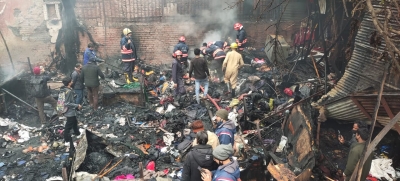 80 shops in Chandni Chowk gutted by massive fire | 80 shops in Chandni Chowk gutted by massive fire