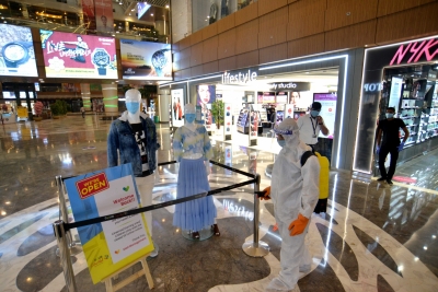 Chennai malls reopen to lukewarm response | Chennai malls reopen to lukewarm response