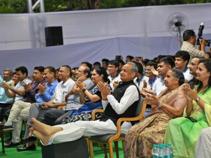 Raj CM witnesses Chandrayaan-3 landing with students | Raj CM witnesses Chandrayaan-3 landing with students Raj CM witnesses Chandrayaan-3 landing with students | Raj CM witnesses Chandrayaan-3 landing with students