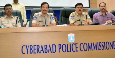 Focus on Cyberabad Commissioner Sajjanar for 'instant justice' | Focus on Cyberabad Commissioner Sajjanar for 'instant justice'