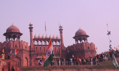 Man who climbed the ramparts of Red fort arrested | Man who climbed the ramparts of Red fort arrested