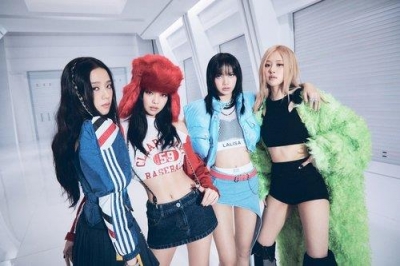 BLACKPINK becomes first K-pop girl group to top Britain's albums chart | BLACKPINK becomes first K-pop girl group to top Britain's albums chart