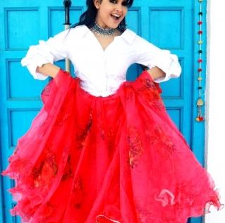 From baking a cake to turning Santa, Shubhangi unveils her year-end plans | From baking a cake to turning Santa, Shubhangi unveils her year-end plans From baking a cake to turning Santa, Shubhangi unveils her year-end plans | From baking a cake to turning Santa, Shubhangi unveils her year-end plans