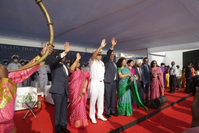 Navy's 5th Scorpene submarine launched in Mumbai | Navy's 5th Scorpene submarine launched in Mumbai