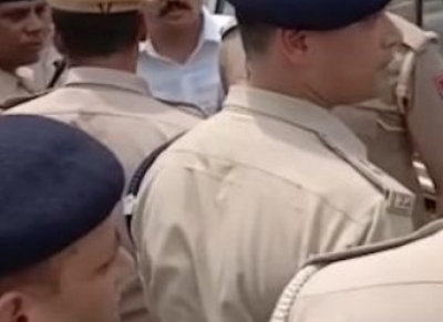 Denied leave, UP cop carries his son's body to SSP office | Denied leave, UP cop carries his son's body to SSP office
