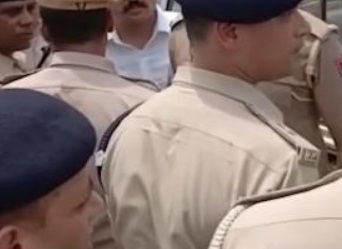 3 cops dismissed in Kanpur for robbing 50kg silver | 3 cops dismissed in Kanpur for robbing 50kg silver