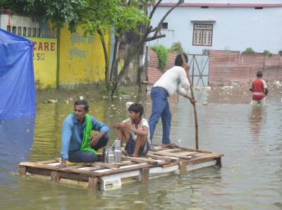 Flood situation in Bengal snowballing into political row | Flood situation in Bengal snowballing into political row