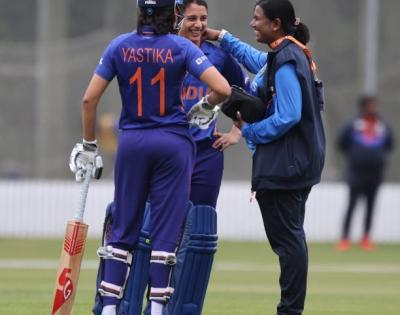 Smriti Mandhana stable after being struck on the head in warm-up game against South Africa | Smriti Mandhana stable after being struck on the head in warm-up game against South Africa