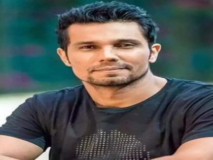 Randeep Hooda visits Swatantrya Veer Smarak, meets Savarkar's family | Randeep Hooda visits Swatantrya Veer Smarak, meets Savarkar's family Randeep Hooda visits Swatantrya Veer Smarak, meets Savarkar's family | Randeep Hooda visits Swatantrya Veer Smarak, meets Savarkar's family