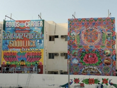 Artists from India, Pakistan celebrate truck art in Qatar | Artists from India, Pakistan celebrate truck art in Qatar
