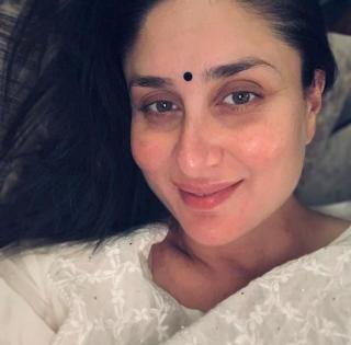 Kareena Kapoor Khan just loves wearing bindi | Kareena Kapoor Khan just loves wearing bindi