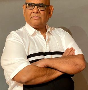 Satish Kaushik reveals how Javed Akhtar would praise Bazmee's scripts | Satish Kaushik reveals how Javed Akhtar would praise Bazmee's scripts Satish Kaushik reveals how Javed Akhtar would praise Bazmee's scripts | Satish Kaushik reveals how Javed Akhtar would praise Bazmee's scripts