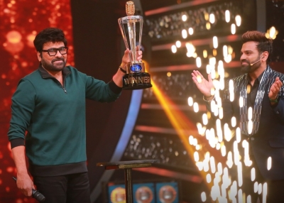 Chiranjeevi as chief guest at Telugu 'Indian Idol' finale | Chiranjeevi as chief guest at Telugu 'Indian Idol' finale
