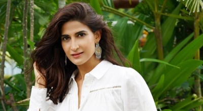 Aahana Kumra annoyed after airline cancels flight without informing her | Aahana Kumra annoyed after airline cancels flight without informing her