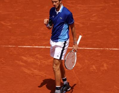 French Open: Medvedev moves to fourth round with win over Kecmanovic | French Open: Medvedev moves to fourth round with win over Kecmanovic