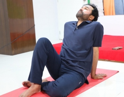 Kishan Reddy celebrates yoga day with Hyderabad | Kishan Reddy celebrates yoga day with Hyderabad