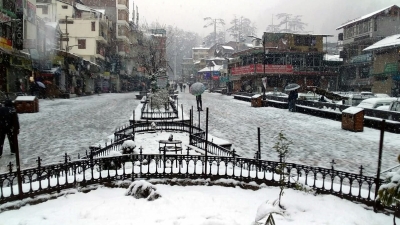 Manali, Kufri get season's first snowfall | Manali, Kufri get season's first snowfall Manali, Kufri get season's first snowfall | Manali, Kufri get season's first snowfall