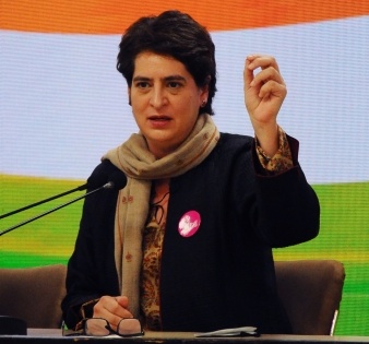 Women should unite, fight for their rights : Priyanka | Women should unite, fight for their rights : Priyanka