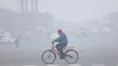 At 4.1 Delhi records lowest temp of season | At 4.1 Delhi records lowest temp of season At 4.1 Delhi records lowest temp of season | At 4.1 Delhi records lowest temp of season