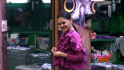 Bigg Boss 15: Tejasswi dresses up for her 'baby' aka Bigg Boss | Bigg Boss 15: Tejasswi dresses up for her 'baby' aka Bigg Boss Bigg Boss 15: Tejasswi dresses up for her 'baby' aka Bigg Boss | Bigg Boss 15: Tejasswi dresses up for her 'baby' aka Bigg Boss