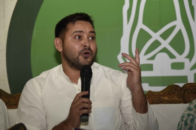 RJD will hit the streets if NDA doesn't meet 19L job promise: Tejashwi | RJD will hit the streets if NDA doesn't meet 19L job promise: Tejashwi