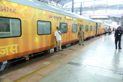 Mumbai-Delhi Rajdhani Express gets Tejas Smart coaches | Mumbai-Delhi Rajdhani Express gets Tejas Smart coaches