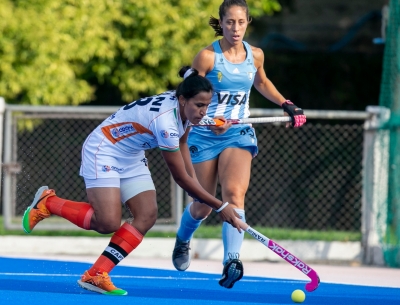India women's hockey team suffer 0-2 loss against Argentina | India women's hockey team suffer 0-2 loss against Argentina