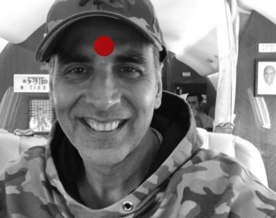 Akshay Kumar dons red bindi to promote 'Laxmii', netizens react | Akshay Kumar dons red bindi to promote 'Laxmii', netizens react Akshay Kumar dons red bindi to promote 'Laxmii', netizens react | Akshay Kumar dons red bindi to promote 'Laxmii', netizens react