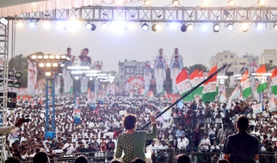 Priyanka Gandhi hits out at KCR over 'unkept promises' | Priyanka Gandhi hits out at KCR over 'unkept promises'