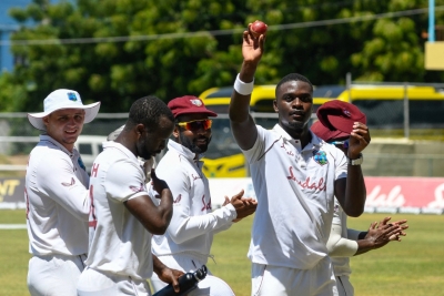 Roach, Seales stand takes West Indies to sensational one-wicket win over Pakistan | Roach, Seales stand takes West Indies to sensational one-wicket win over Pakistan