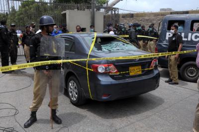 3 dead in Karachi blast | 3 dead in Karachi blast
