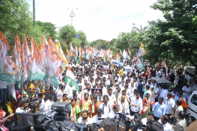 Congress stages massive protest in Hyderabad | Congress stages massive protest in Hyderabad Congress stages massive protest in Hyderabad | Congress stages massive protest in Hyderabad