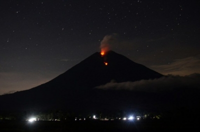 Indonesian volcano on alert level after eruption | Indonesian volcano on alert level after eruption