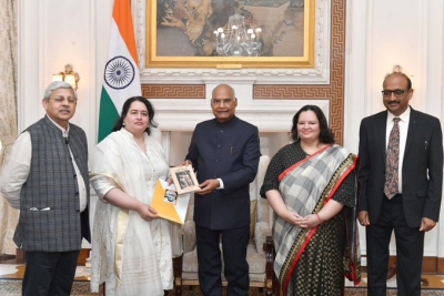 Prez receives first copy of compendium of Hazari Prasad Dwivedi's writings | Prez receives first copy of compendium of Hazari Prasad Dwivedi's writings