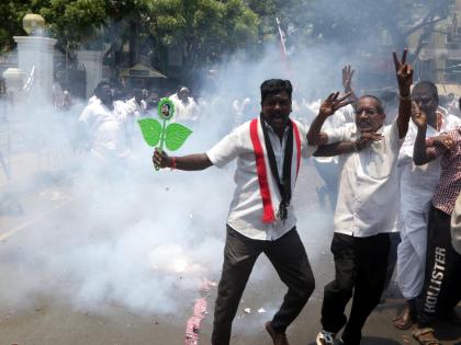 AIADMK cadre jubilant after party leaves BJP-led alliance | AIADMK cadre jubilant after party leaves BJP-led alliance AIADMK cadre jubilant after party leaves BJP-led alliance | AIADMK cadre jubilant after party leaves BJP-led alliance