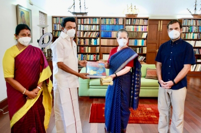 TN CM Stalin meets Sonia, Rahul | TN CM Stalin meets Sonia, Rahul
